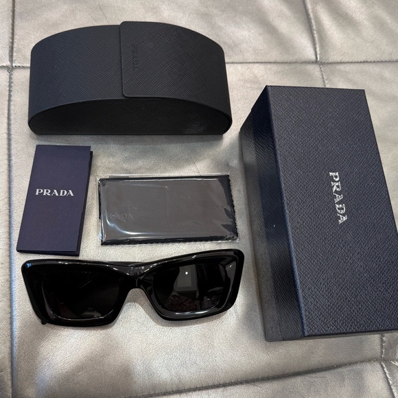 Prada Sunglasses PR 13ZS 1AB-5S0 EUC with box and original accessories black - Picture 4 of 8